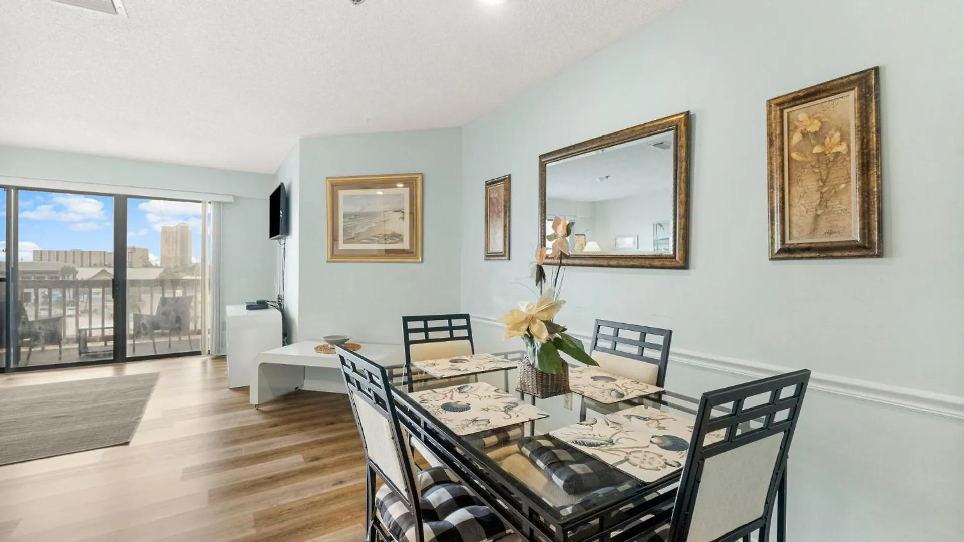 Apartment The Inn At St Thomas Square 1305A Panama City Beach