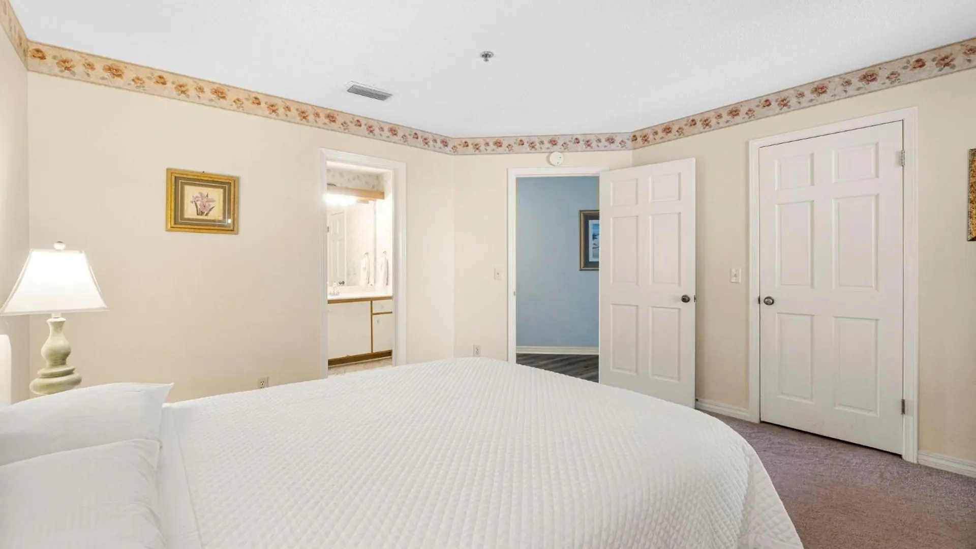 The Inn At St Thomas Square 1305A Panama City Beach Apartment