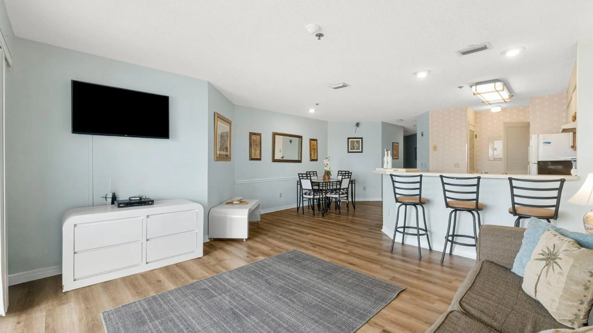 The Inn At St Thomas Square 1305A Panama City Beach