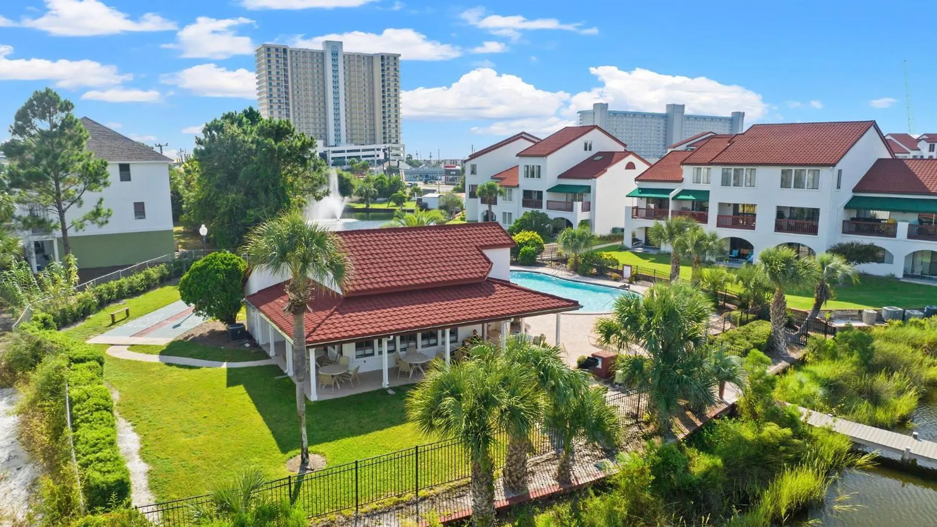 Apartment The Inn At St Thomas Square 1305A Panama City Beach United States